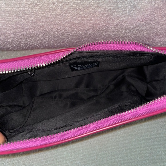 8 Other Reasons It Girl Shoulder Bag in Metallic Pink - Picture 6 of 15